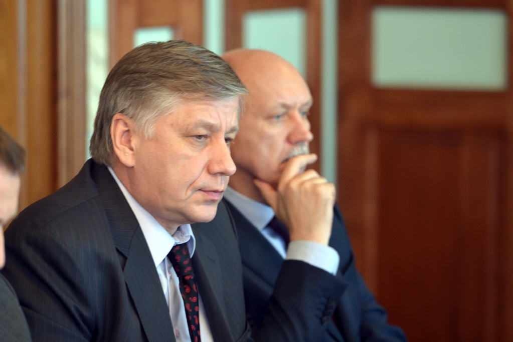 62b5b162b358f9c17529f584b3744294