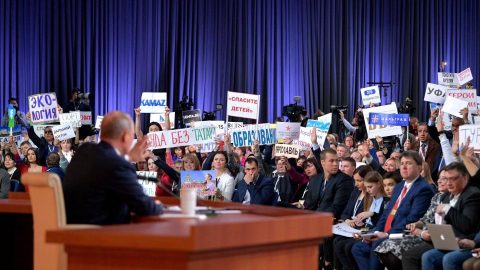1513257615_putin-na-press-konferencii1